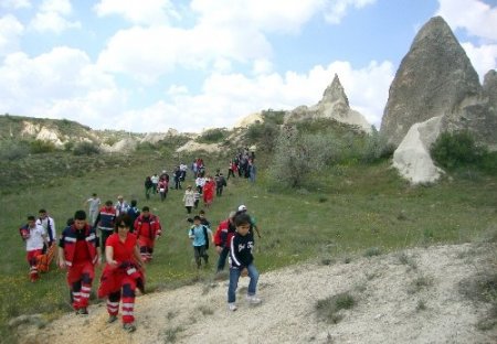 Sağlıkçılar vadi yürüyüşünde buluştu
