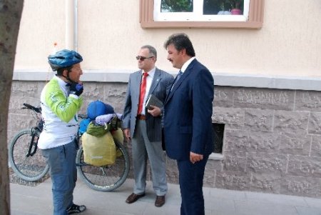Sağlıklı yaşam için tura çıkan bisikletçi Çanakkale'ye geldi