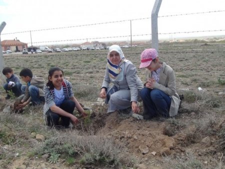 Sahabeler Adına 7 Bin Fidan Toprakla Buluştu