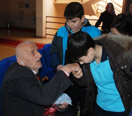 Şahikalı bayan velilerden huzurevi ziyareti