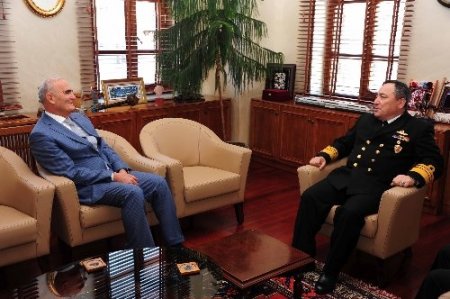 Sahil Güvenlik Komutanı, Başkan Yılmaz’ı ziyaret etti