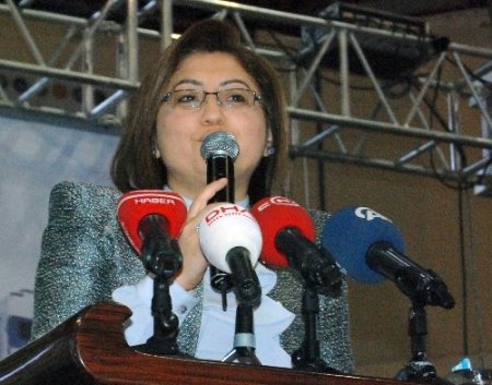 Şahin: Çözüm süreciyle dağılan ve kırılan kalpleri birleştiriyoruz