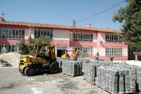 Şahinbey Belediyesi, Okul Bahçelerine Kilit Taşı Döşeyecek