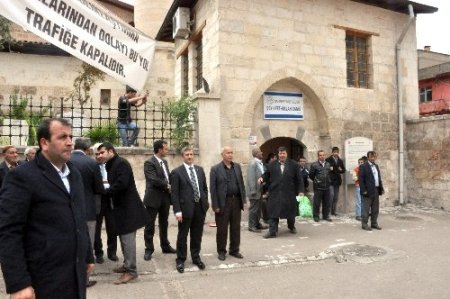 Şahinbey Belediyesi, Şıh Camii ve Şıh Hamamı’nın etrafını açıyor