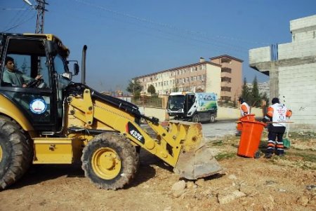 Şahinbey Belediyesi Ekipleri Dumlupınar Mahallesi'nde Temizlik Yaptı
