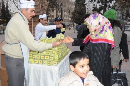 Şahinbey Belediyesi Kandil Simidi Dağıttı