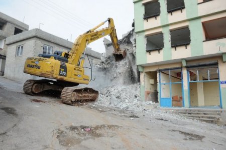 Şahinbey Belediyesi Modern Konutlar İçin Yıkıma Başladı