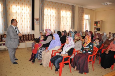 Şahinbey Belediyesi'nden aile içi iletişim semineri