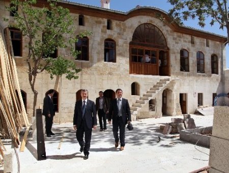 Şahinbey’de 4 tarihi binanın restorasyonunda sona gelindi