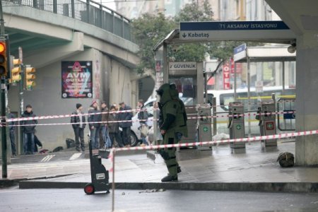 Sahipsiz çanta bomba alarmına neden oldu