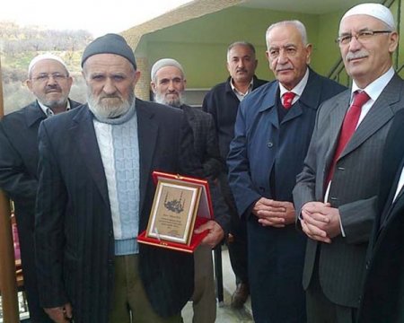 Şahnahan Merkez Camii dualarla ibadete açıldı