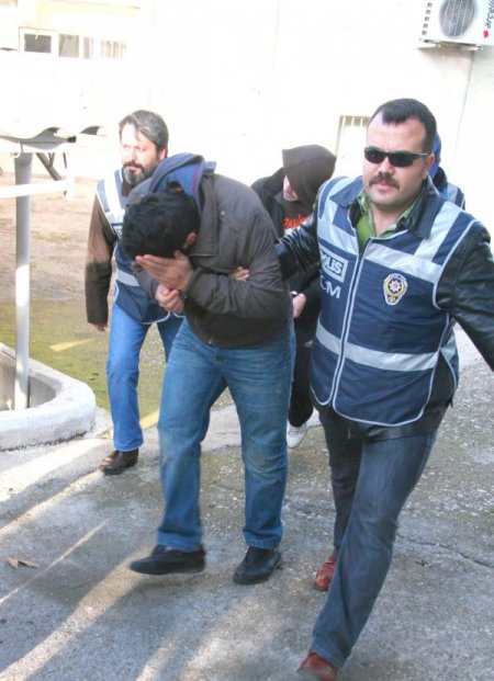 Sahte Dolar Basan 4 Kişi Tutuklandı