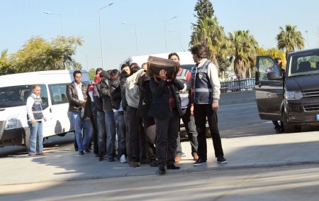 Sahte evrak çetesi çökertildi