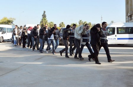 Sahte evrak çetesi çökertildi