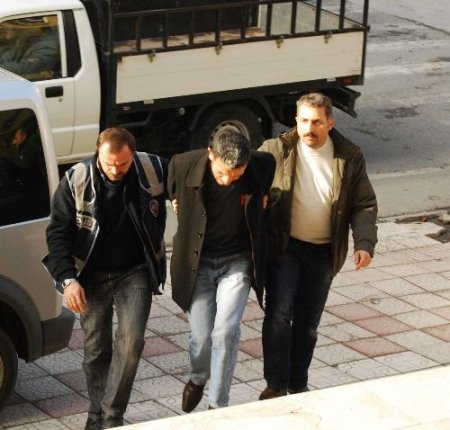 Sahte Evraklarla Dolandırıcılık Yapan Çete, Çökertildi