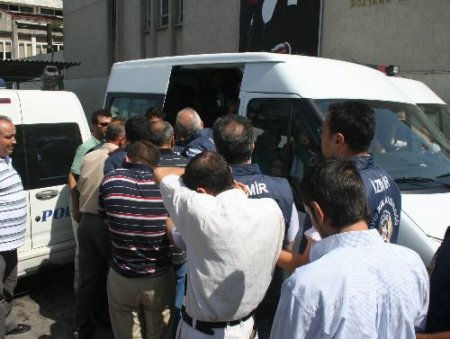 Sahte Evraklarla Otobüs Satan 12 Kişilik Çete Çökertildi
