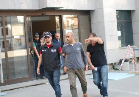 Sahte kraliyet pulu ile İngilizleri dolandırdılar