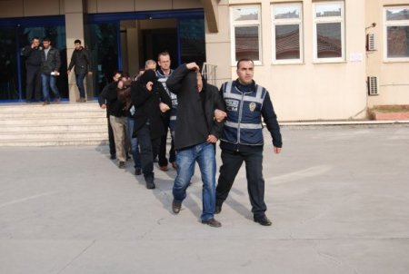 Sahte parayı Suriye'de piyasaya sürüp kâr elde etmek istemişler