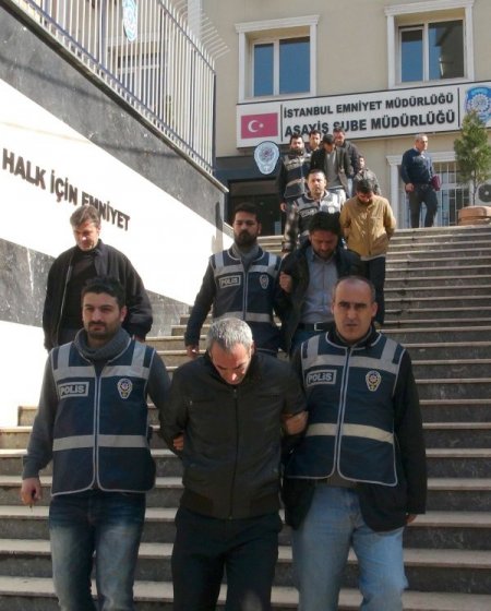 Sahte polisler güvenlik kamerasında