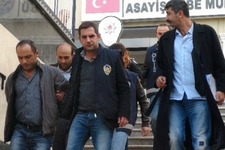 Sahte polislerden sahte sigara operasyonu