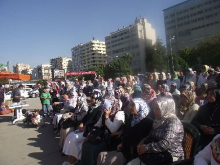 Said Nursi'yi Adanalılara Tanıttılar