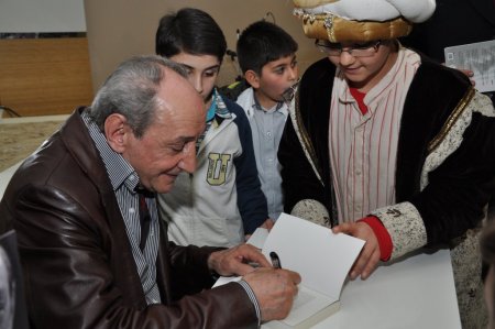 Şair Cemal Safi’nin katılımı ile şiirler ve şairler programı düzenlendi