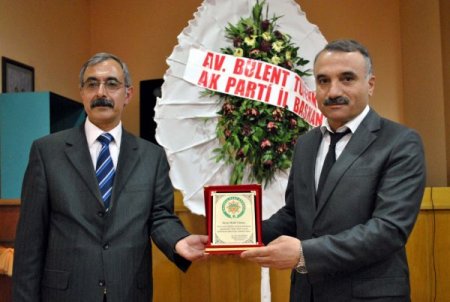 Şair Şemsi Belli Anıldı