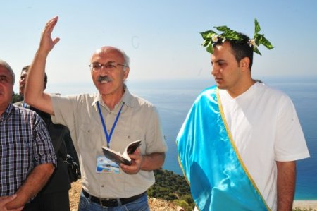 Şair ve yazarlar 2 bin metreden barış mesajı verdi