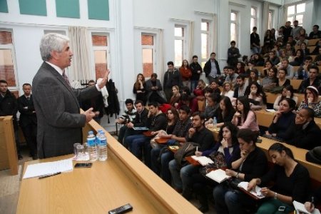 Sakallı, tarihi Odunpazarı’nı öğrencilere anlattı