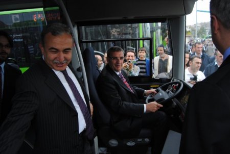 Sakarya Büyükşehir Belediyesi'nin Aldığı 14 Yeni Otobüs Hizmete Başladı