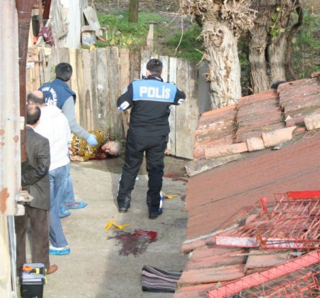 Sakarya'da cinayet: 1 ölü, 2 yaralı