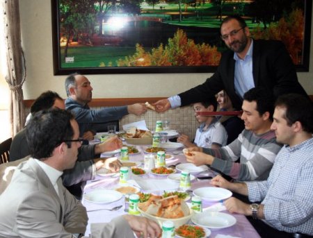 Sakarya’da kardeşlik sofrası kuruldu