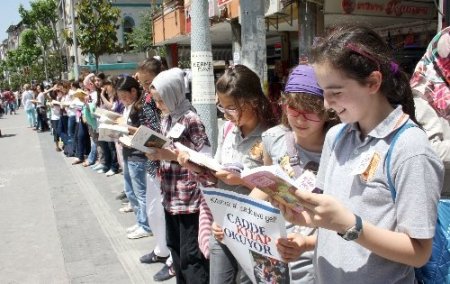 Sakarya'da kitap okuma etkinliği düzenlendi