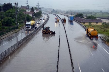 Sakarya'da sağanak yağış