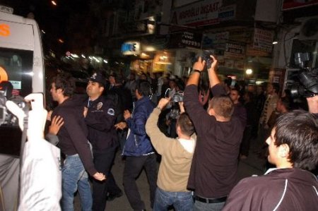 Sakarya'da Silahlı Saldırı: 2 Yaralı