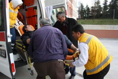 Sakarya'da silahlı saldırı: 3 yaralı