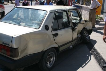 Sakarya'da Trafik Kazası: 1 Yaralı