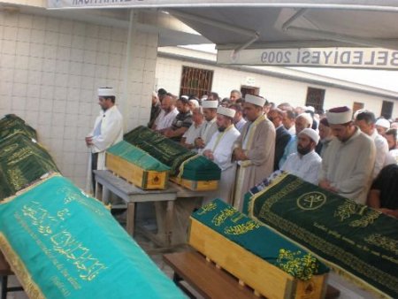 Sakarya'daki Trafik Kazasında Ölenler Son Yolculuğuna Uğurlandı