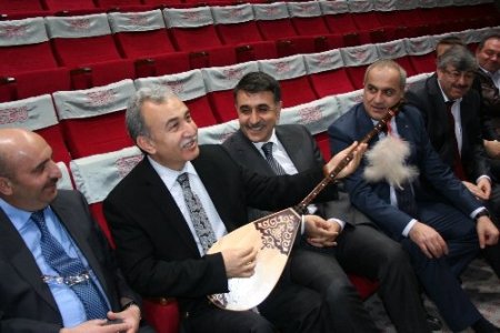 Sakaryalı işadamları Kazakistan’daki Türk üniversitesine hayran kaldı