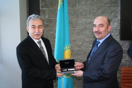 Sakaryalı işadamları Kazakistan’daki Türk üniversitesine hayran kaldı