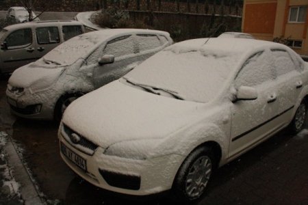 Sakaryalılar güne kar yağışı ile uyandı