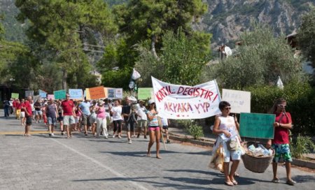 'Sakin şehir' Akyaka’da çöp eylemi yapıldı