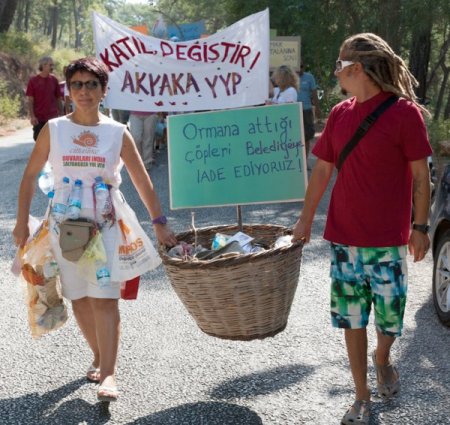 'Sakin şehir' Akyaka’da çöp eylemi yapıldı