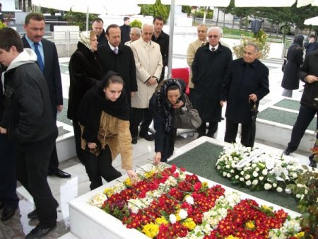 Sakıp Sabancı, Mezarı Başında Anıldı