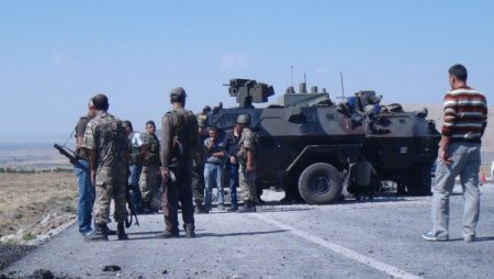 Saldırı, BDP'nin yol güvenliğini sağlamaya çalışan askeri konvoya yapılmış