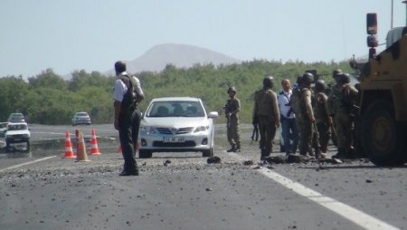 Saldırı, BDP'nin yol güvenliğini sağlamaya çalışan askeri konvoya yapılmış