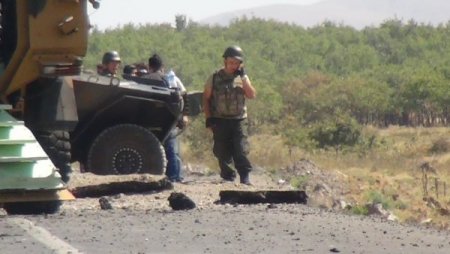 Saldırı, BDP'nin yol güvenliğini sağlamaya çalışan askeri konvoya yapılmış