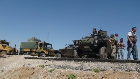 Saldırı, BDP'nin yol güvenliğini sağlamaya çalışan askeri konvoya yapılmış