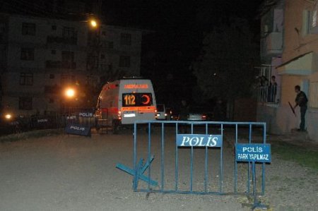 Saldırı Düzenleyen Teröristlerden Biri Ölü Ele Geçirildi