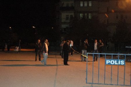 Saldırı Düzenleyen Teröristlerden Biri Ölü Ele Geçirildi